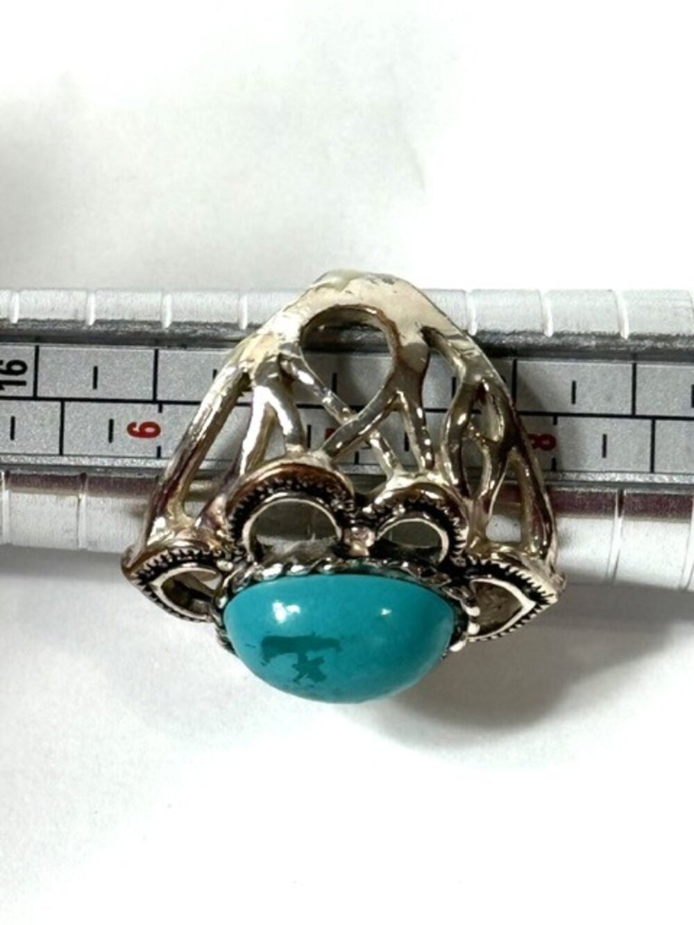Turquoise and silver statement ring. - Picture 4 of 6